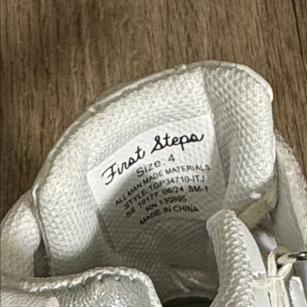 First Steps Baby girl Sneakers size‎ 4 with hook and loop Straps bright white